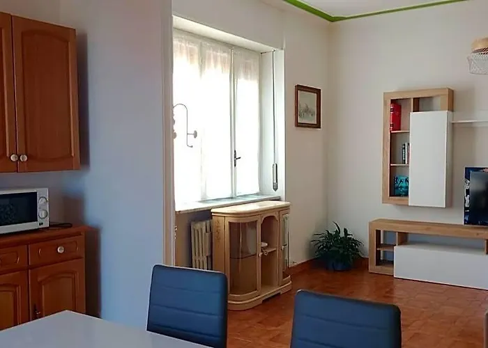 Spacious 3Rm Apartment For 4/6 People Torino